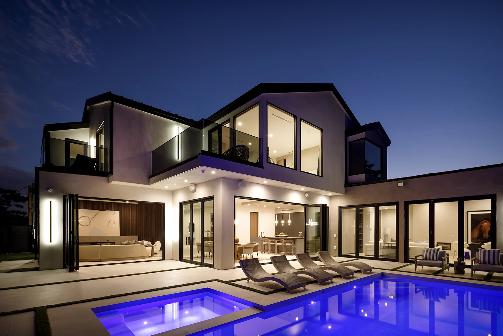 Custom home construction in Los Angeles showing outdoor features that impacts overall building costs